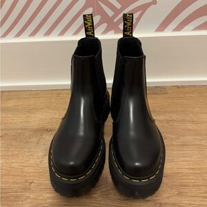 Dr. Martens Chelsea platform 2976